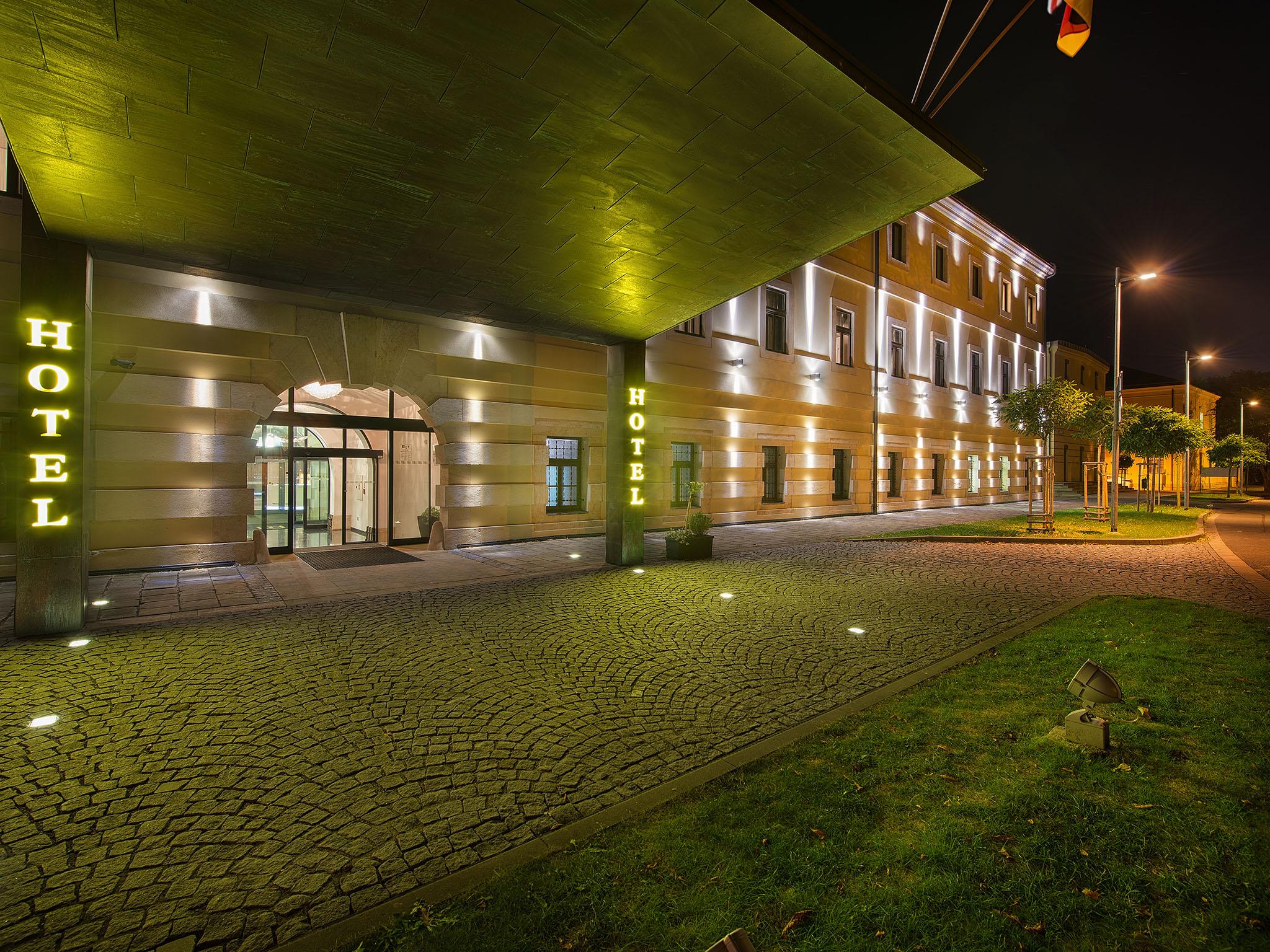 Ea Hotel Tereziansky Dvur Hradec Králové Exteriör bild