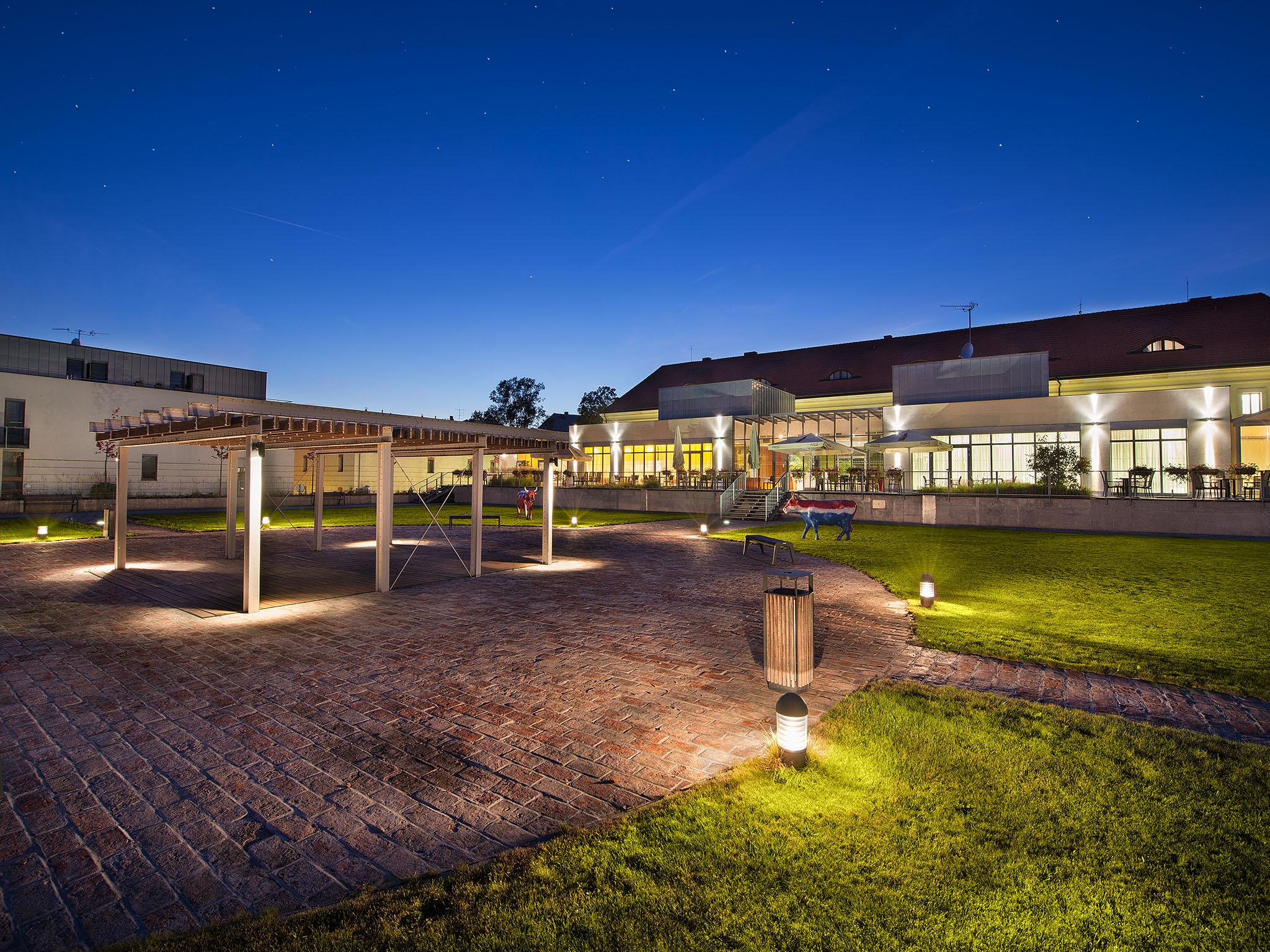 Ea Hotel Tereziansky Dvur Hradec Králové Exteriör bild