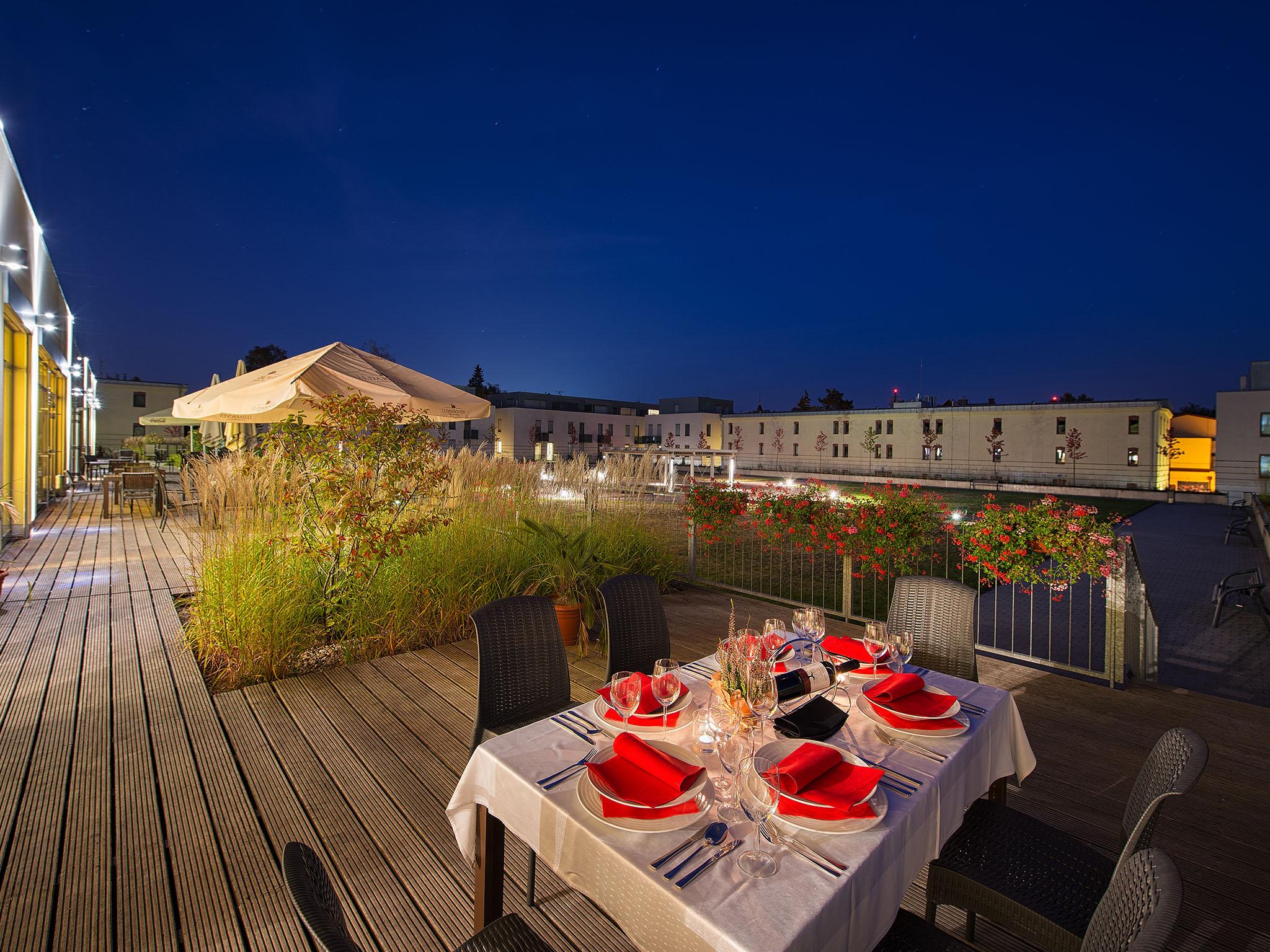 Ea Hotel Tereziansky Dvur Hradec Králové Exteriör bild