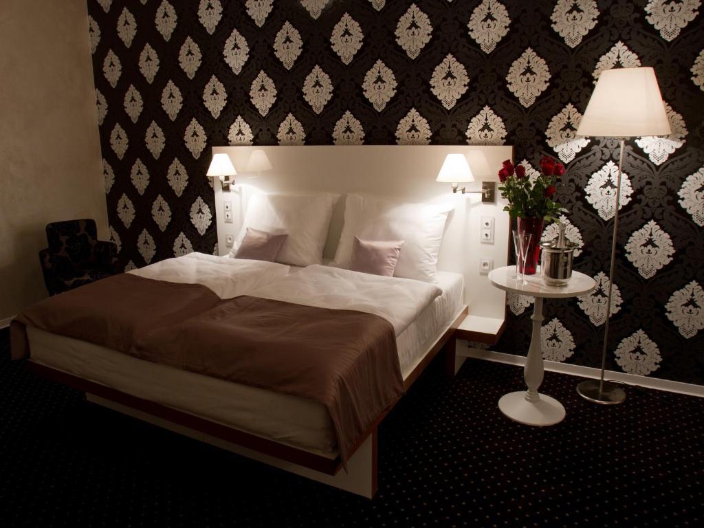 Ea Hotel Tereziansky Dvur Hradec Králové Rum bild