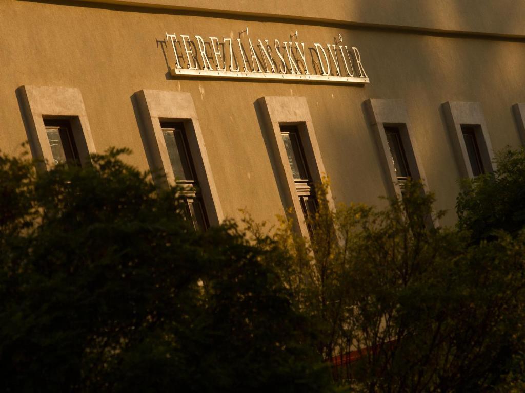 Ea Hotel Tereziansky Dvur Hradec Králové Exteriör bild