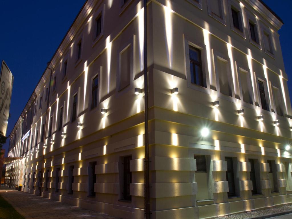 Ea Hotel Tereziansky Dvur Hradec Králové Exteriör bild