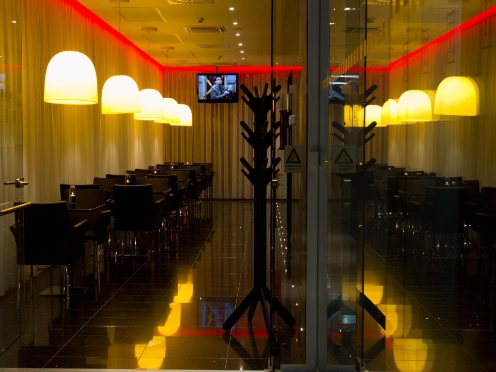 Ea Hotel Tereziansky Dvur Hradec Králové Exteriör bild