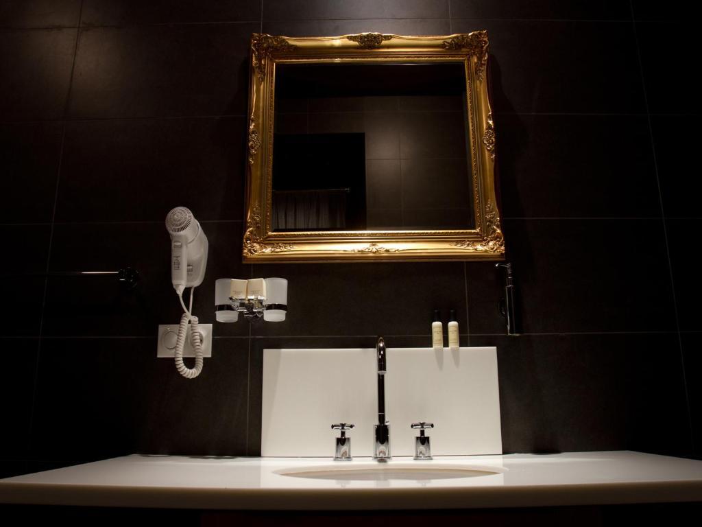 Ea Hotel Tereziansky Dvur Hradec Králové Exteriör bild