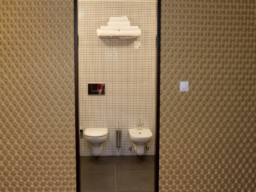 Ea Hotel Tereziansky Dvur Hradec Králové Exteriör bild