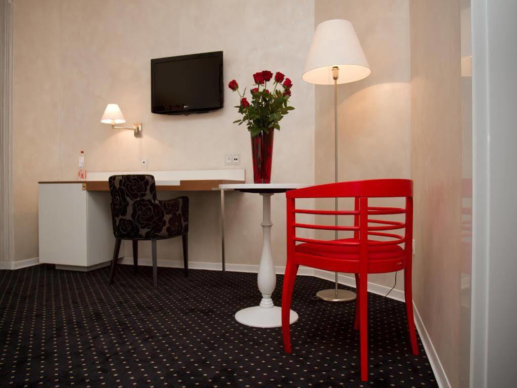 Ea Hotel Tereziansky Dvur Hradec Králové Exteriör bild