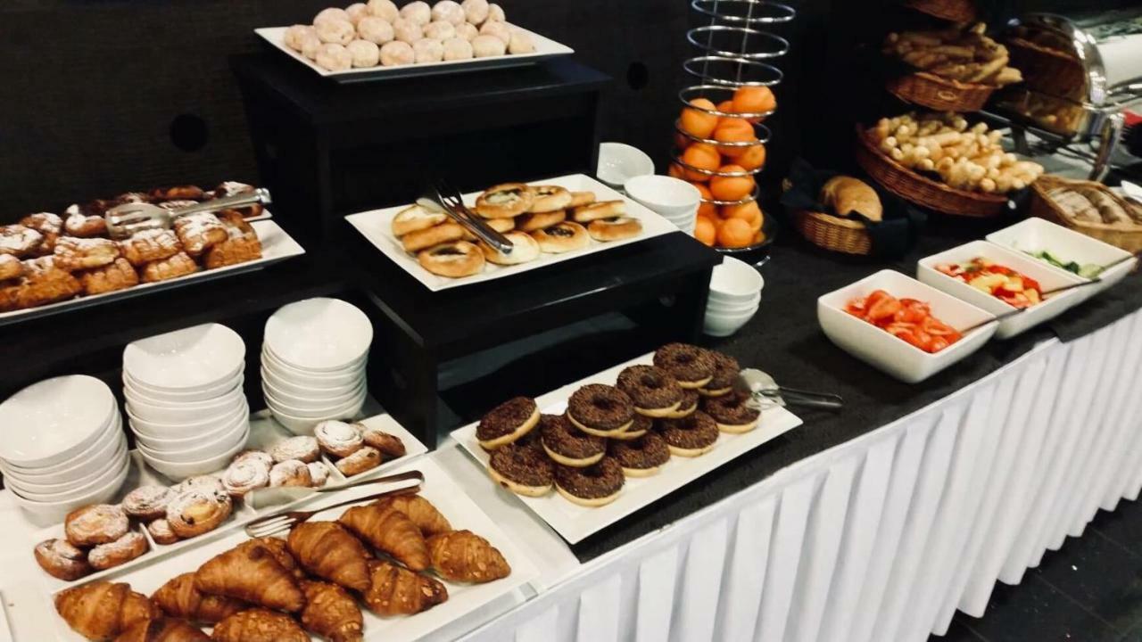 Ea Hotel Tereziansky Dvur Hradec Králové Exteriör bild